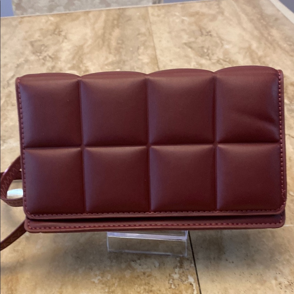 Crossbody-Quilted Real Leather Burgundy unbranded New Cassette Bag